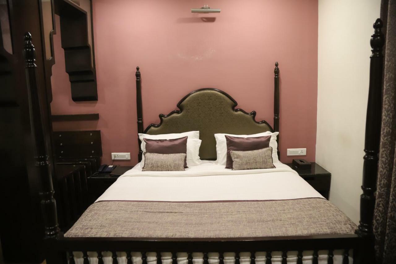 The Gandhi International Hotel Mahamandir Exterior photo